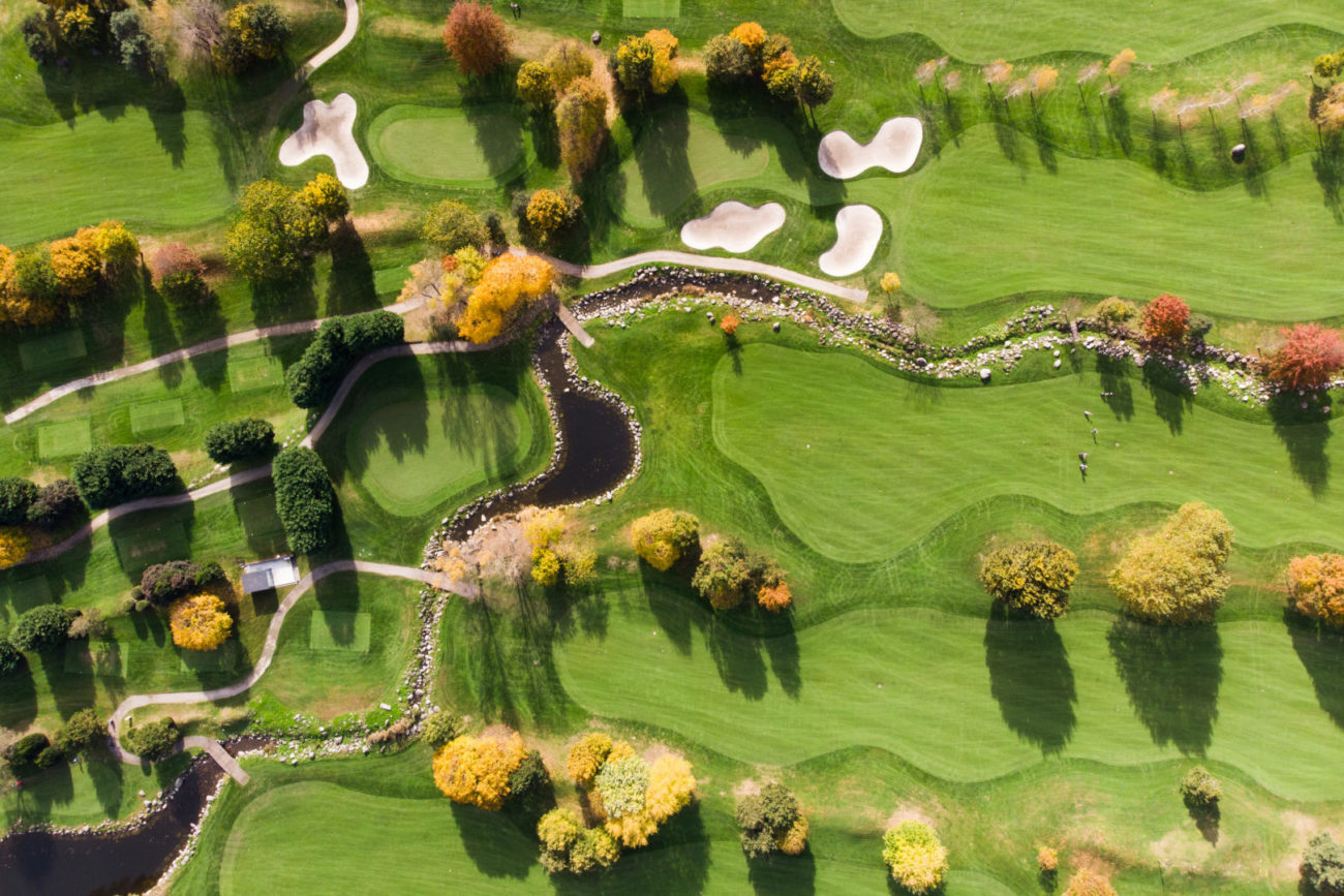 Losone: paesaggi autunnali, autunno, Nella foto una veduta aerea panoramica dei campi da golf del club di Losone nei colori autunnali.
© Keystone - ATS / Ti-Press/ Alessandro Crinari