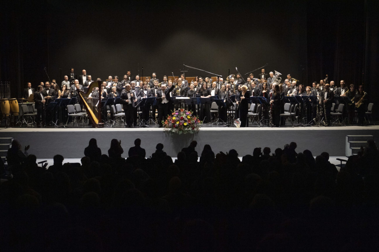 Lugano: Associazione Civica Filarmonica di Lugano, Concerto di Gala. Nella foto il direttore d'orchestra Maestro, Franco Cesarini, Concerto di Gala al Palazzo dei Congressi, Associazione Civica Filarmonica di Lugano, diretto dal Maestro Franco Cesarini.
© Ti-Press / Alessandro Crinari